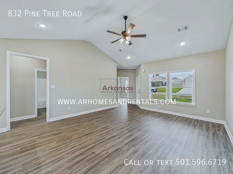 832 Pine Tree Rd — Photo 2