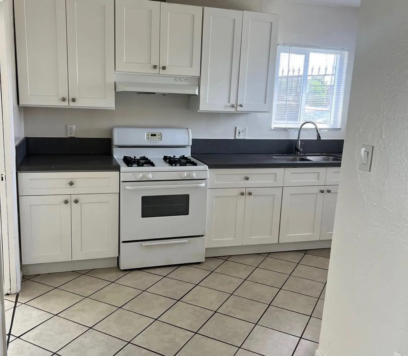 2 bed, 750 sqft, $2,289 — Photo 1