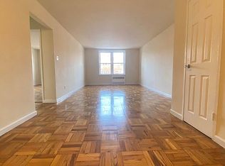 31-15 68th St #6, Woodside, NY 11377