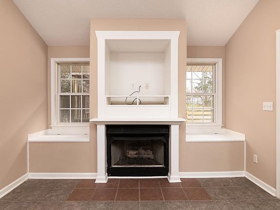 4th image of 1207 Beanland Dr