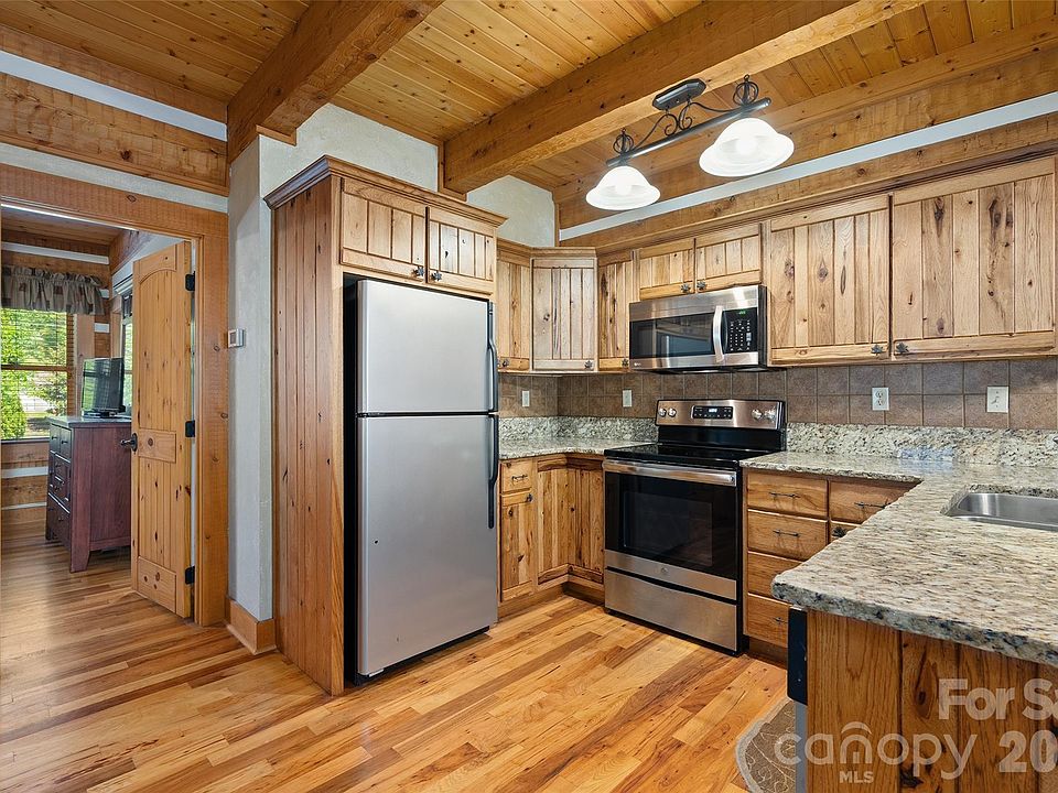 10th image of 62 Rachels Cir