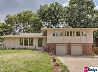 6955 Cuming St, Omaha, NE 68132