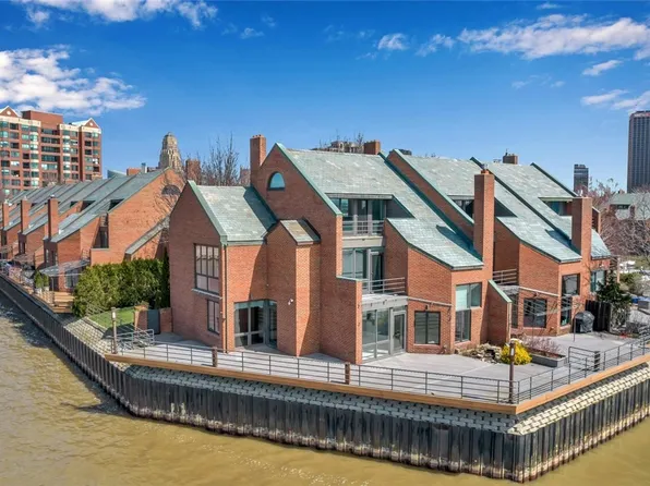 284 Rivermist Dr, Buffalo, NY 14202