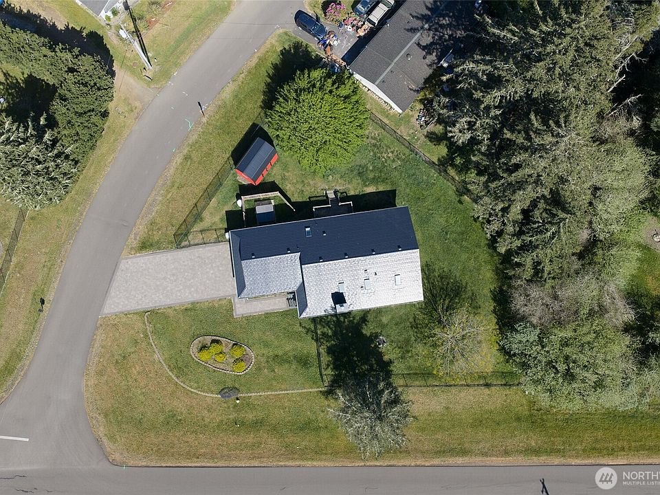 1st image of 372 Canal Drive SE