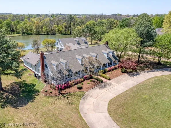 2411 Wyndermere Way, Fort Smith, AR 72903