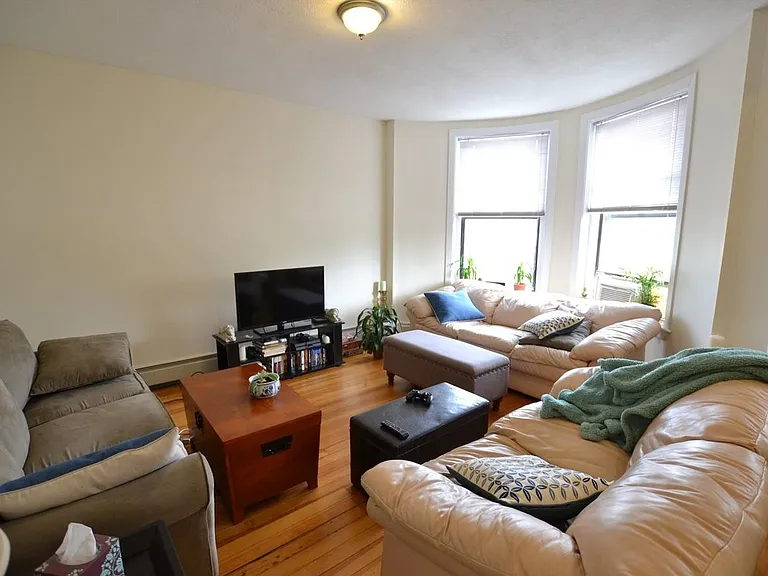 1950 Beacon St #1 — Photo 2