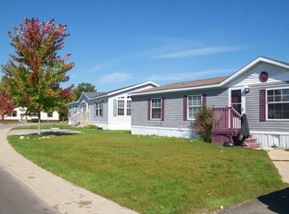 8280 Feather Holw, Fenton, MI