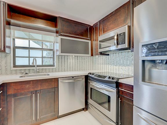 4th image of 801 Republic Ct