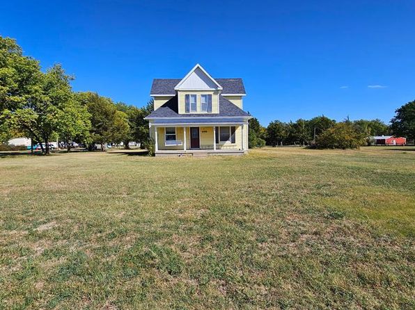 405 S Main St, Hope, KS 67451