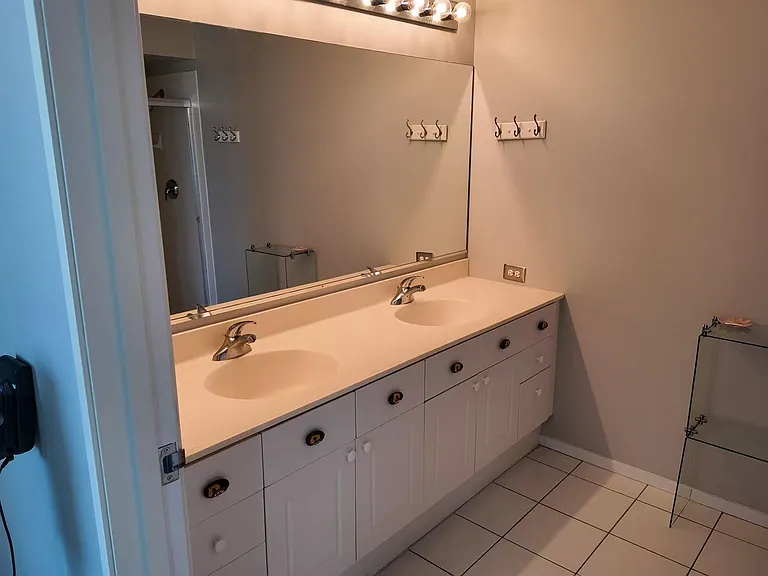 1720 N Maple St #1040 — Photo 5