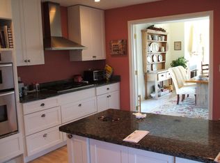 17 Fairway Dr, Buzzards Bay, MA 02532
