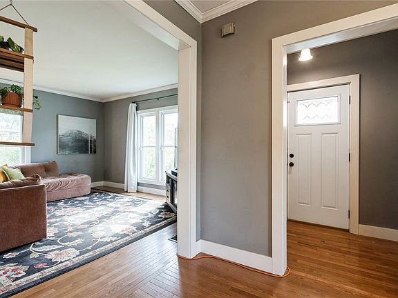 4th image of 387 11th St