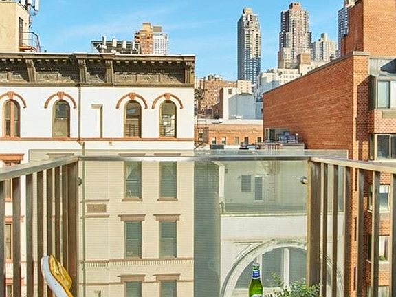 4th image of 454 W 54th St #6F
