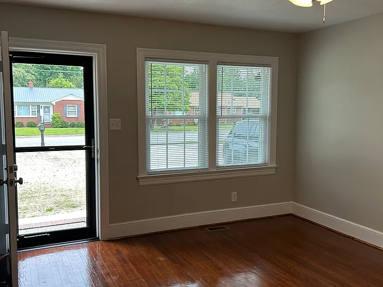 204 Church View Dr — Photo 2