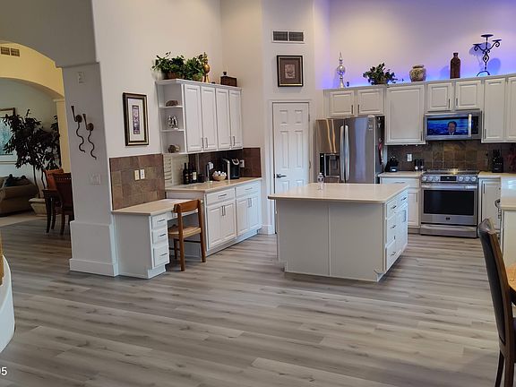 5th image of 1931 E Vista Dr