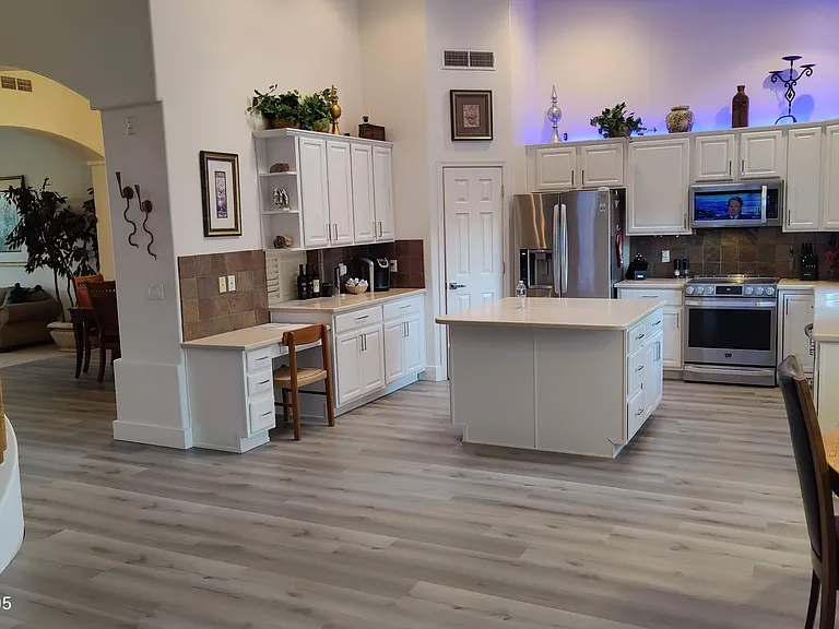 1931 E Vista Dr — Photo 5