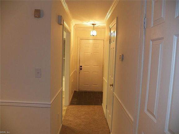 3rd image of 52 Priorslee Ln
