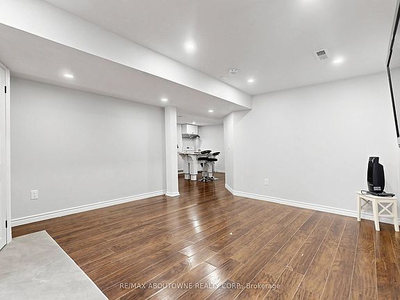 3rd image of 3850 Partition Rd #Basement