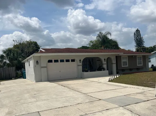 262 NE Floresta Drive, Port St Lucie, FL 34983