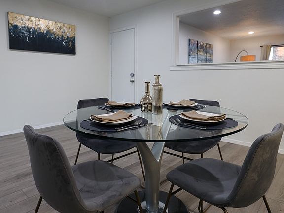 4th image of 328 E Dunbar Dr #17242991