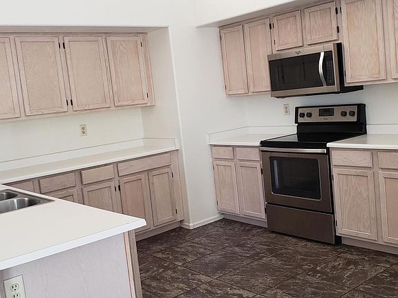 2nd image of 5850 W Glenview Pl