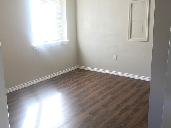 3rd image of 1609 1st St #A