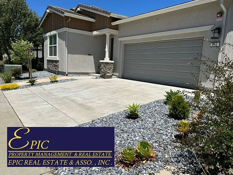 817 Cosmos Dr — Photo 1