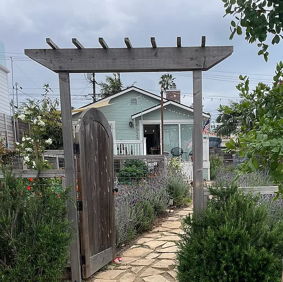 4525 Saratoga Ave — Photo 2
