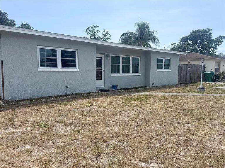 8916 Narcissus Ave — Photo 2