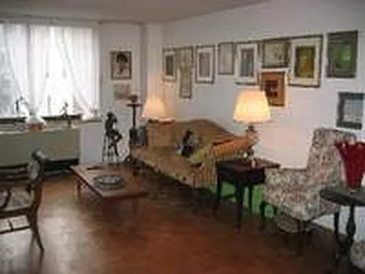 Sold by Tabak Real Estate | media 4
