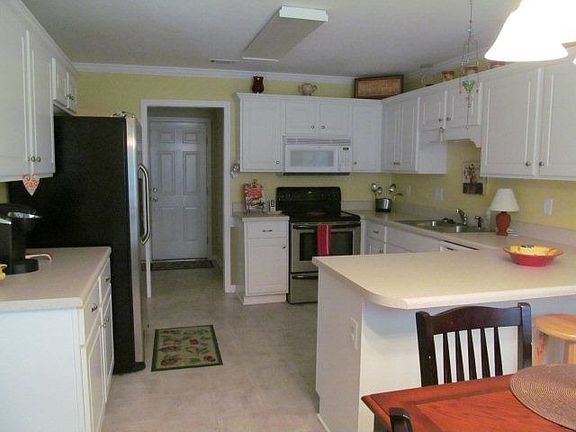 3rd image of 2160 Sylvan Lake Dr