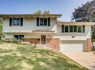 617 27th St NW, Rochester, MN 55901