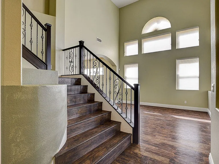 408 Silver Prairie Ct — Photo 31