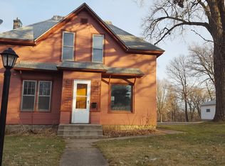 540 4th St NE, Mason City, IA 50401