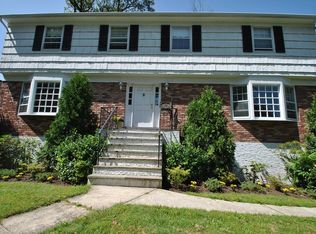109 Bobolink Rd, Yonkers, NY 10701