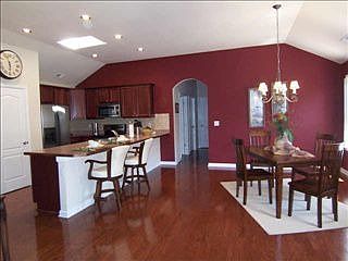 4th image of 121 Countryside Ct
