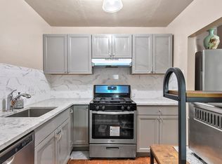 20 Skyline Dr APT 4, Braintree, MA 02184