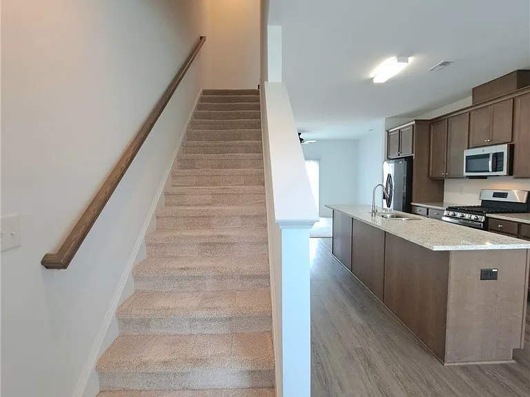1939 Robin Hill Ln — Photo 15