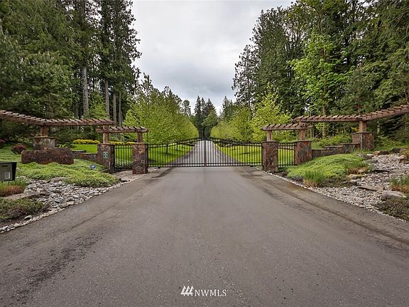 3rd image of 1218 289th Avenue NE