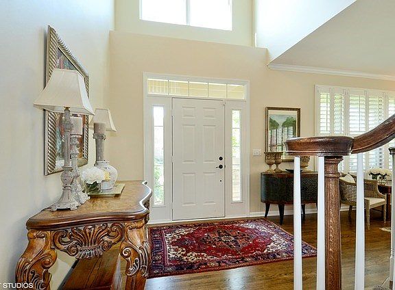 2nd image of 1533 N Oakmont Dr