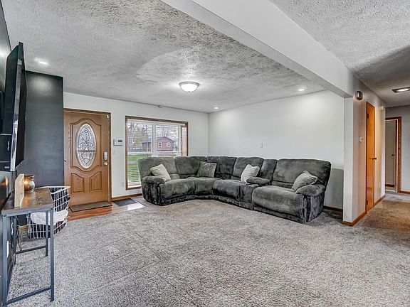 5th image of 1895 Weiss Ave