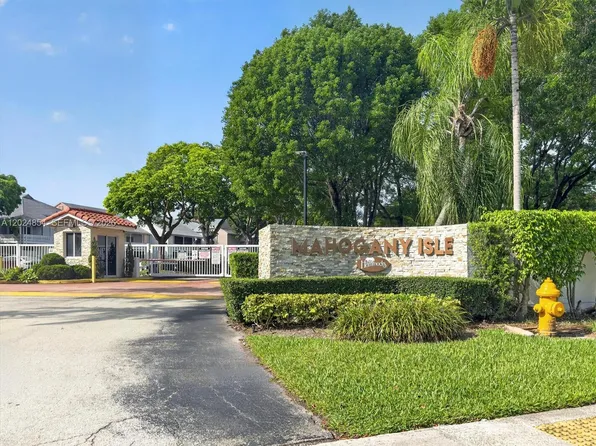 14930 SW 104th St APT 27, Miami, FL 33196