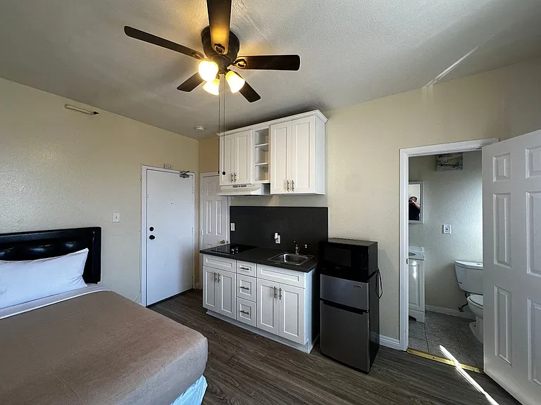 Soto Rose Apartments — Photo 50