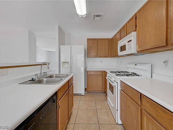 5th image of 628 Tonin Ave