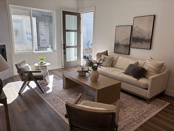 Cozy family room/entrance (picture of the model)