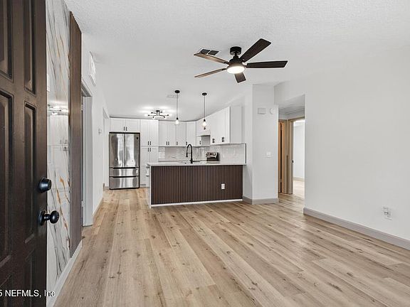 4th image of 10954 WHITLY Court