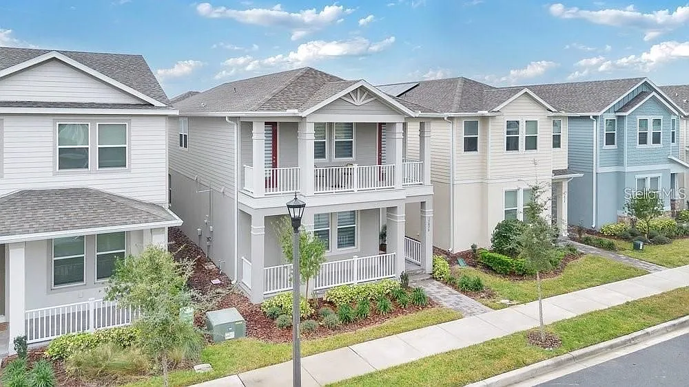 4 bed, 3.5 bath, 2667 sqft, $3,500 — Photo 2