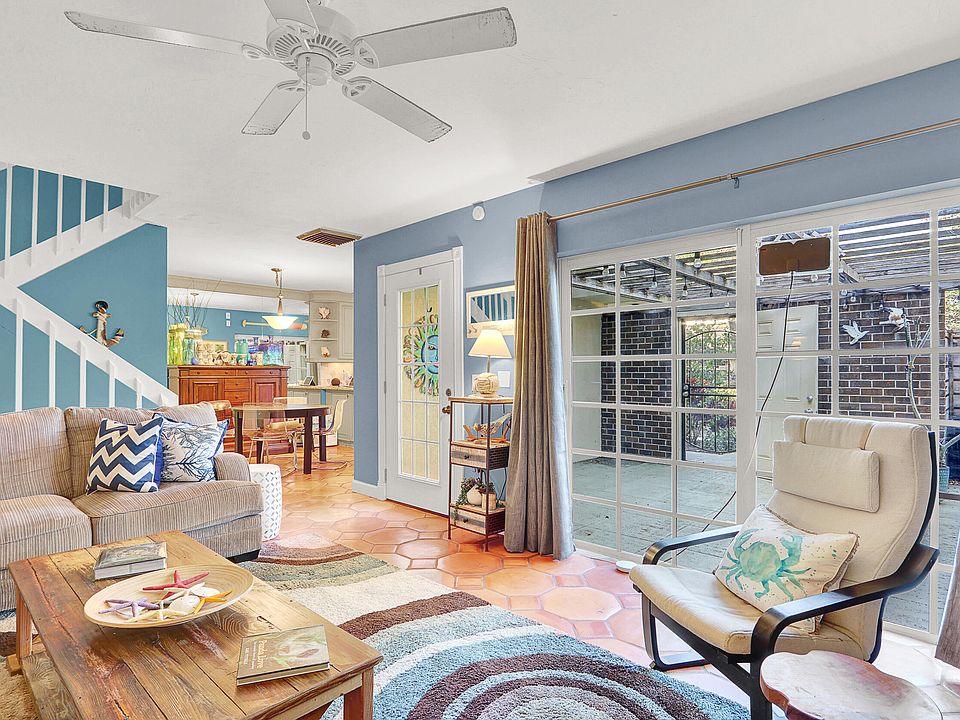 1st image of 904 9th Terrace