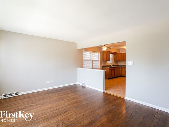 4th image of 3304 East Ave