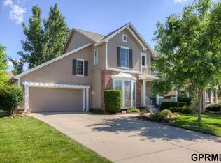 14720 Crown Point Ave, Omaha, NE 68116